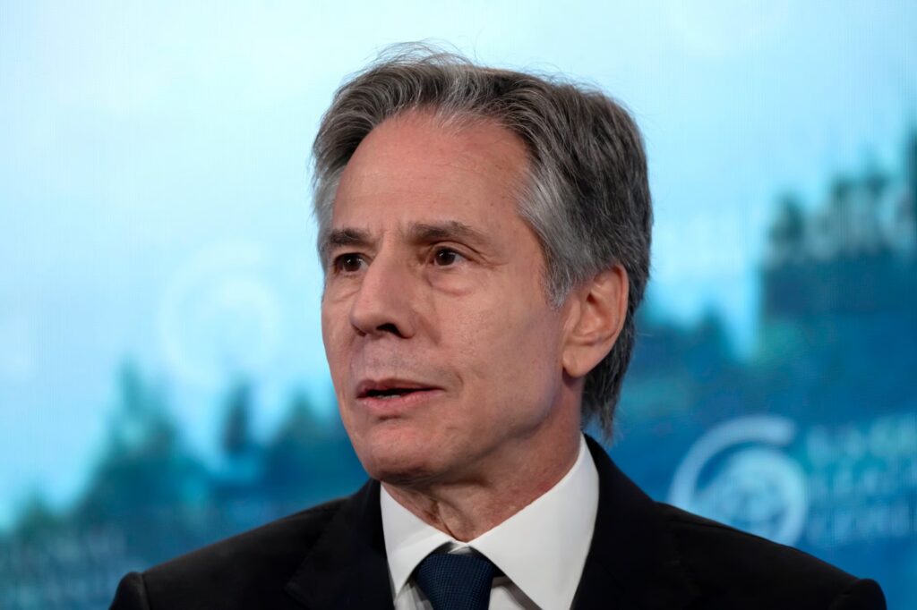 جولة وزير الخارجية الأمريكي أنتوني بلينكن الإفريقية: توطيد الاستراتيجية الأمريكية الجديدة في إفريقيا