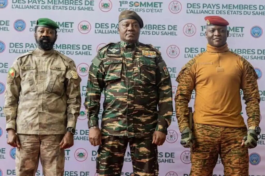 كيف يمكن لجوازات السفر البيومترية لتحالف دول الساحل أن تعيد تشكيل المنطقة ؟